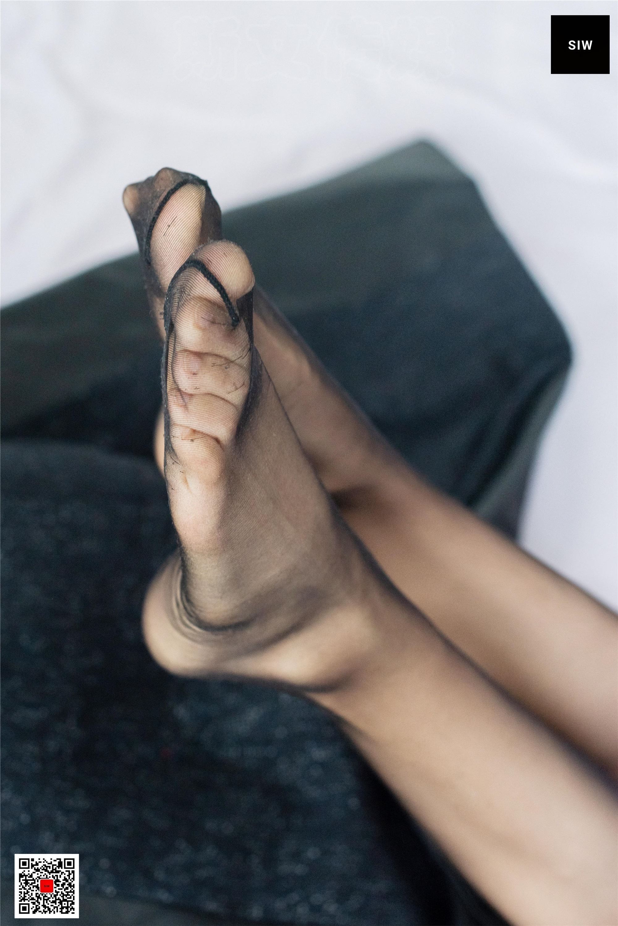 SIW斯文传媒 085 蓉儿 翻毛领拼色毛呢仿皮华贵长款大衣